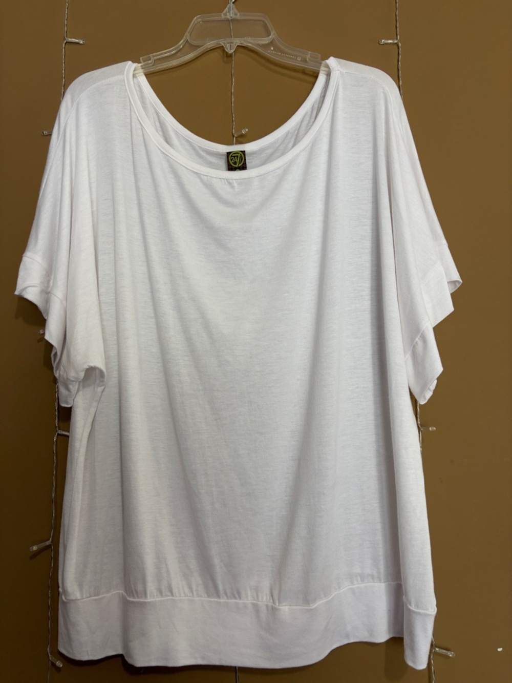 Women's Relaxed Scoop Neck Top - White